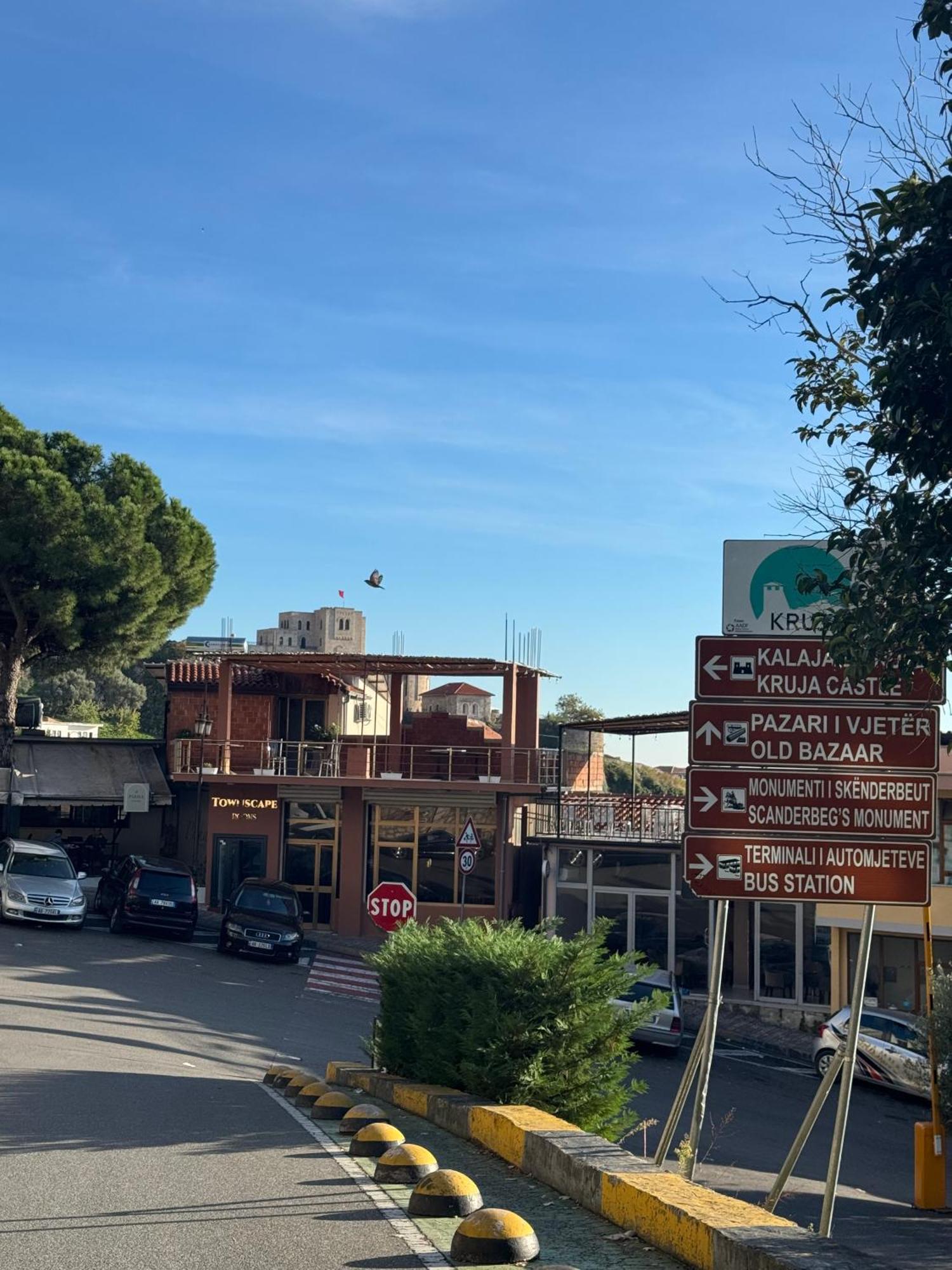 Kruja Townscape Rooms Esterno foto